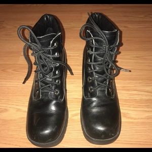 Harley Davidson black lace up biker boots. Size 8